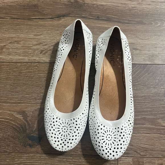 Vionic Women's Perforated White Flats - Picture 2 of 2